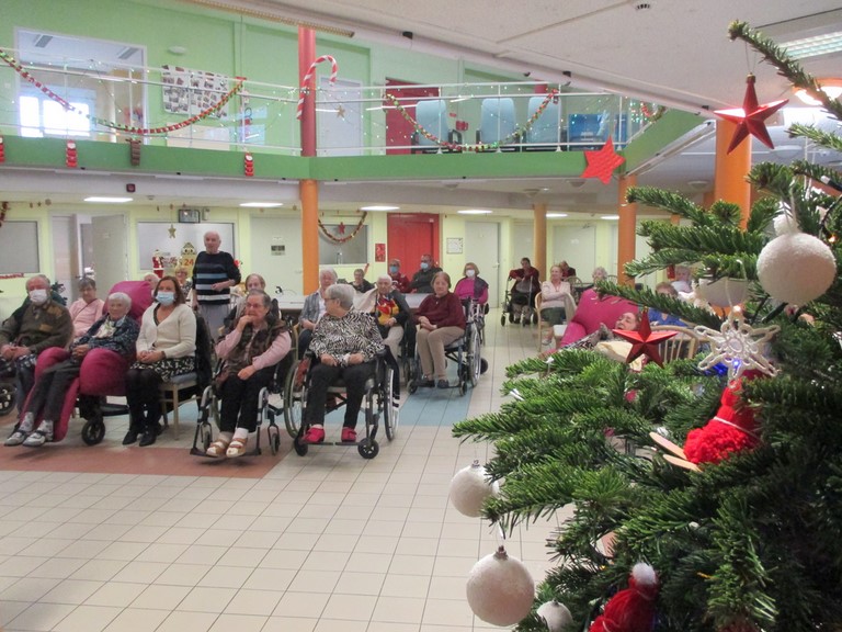 Goûter de Noël de l'Association TREBES -ENTRAIDE